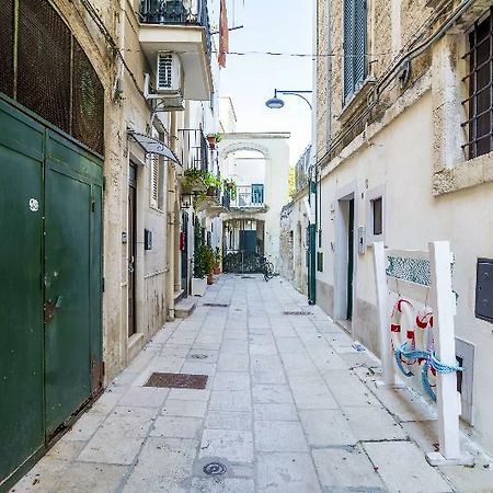 Vico De Amicis 30 Hotel Monopoli Exterior photo